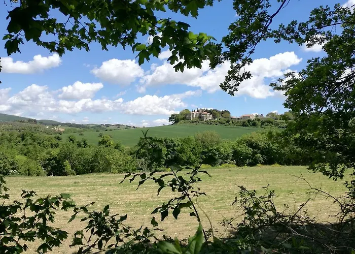 Acquaviva カントリーハウス トーディ